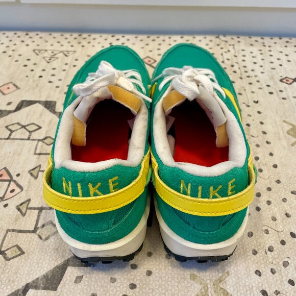 Nike Women’s Waffle Debut Vintage Stadium (9) - Picture 3 of 5